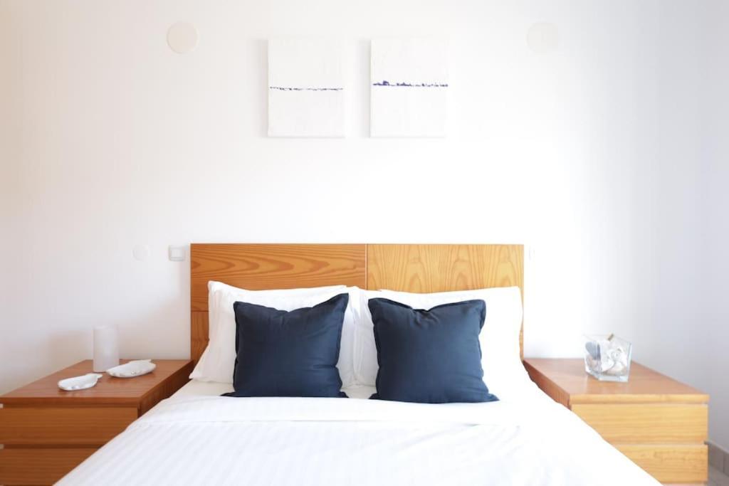 Beachfront Meia Apartment *