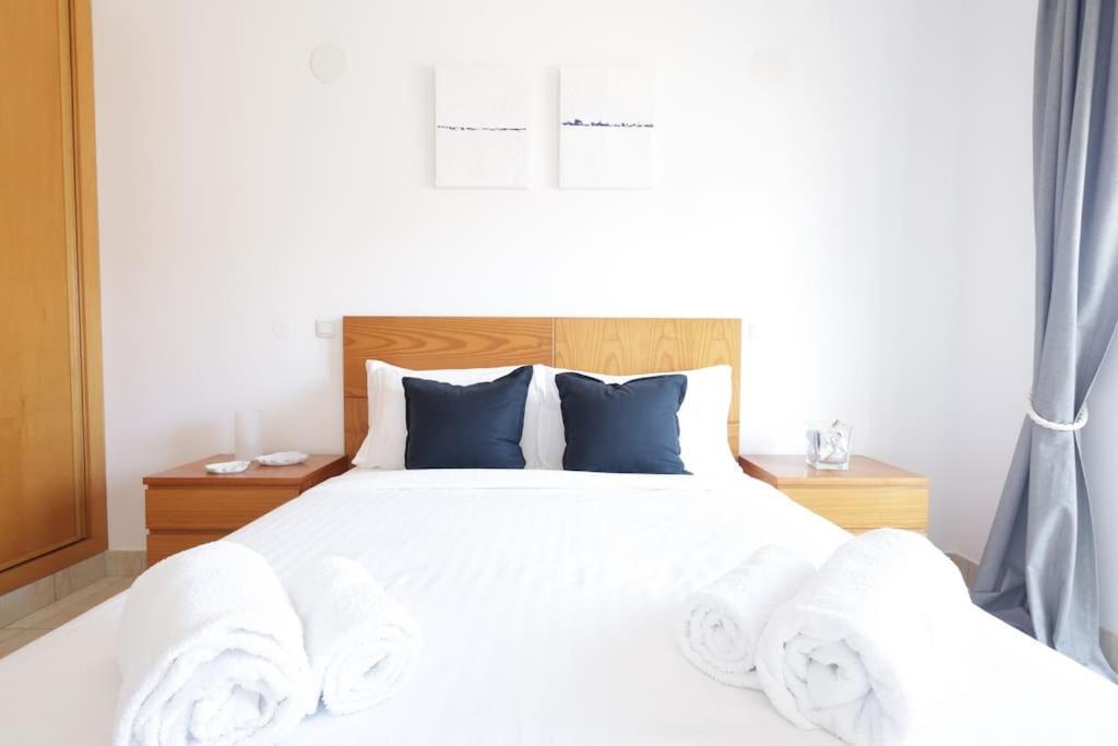 Beachfront Meia Apartment *